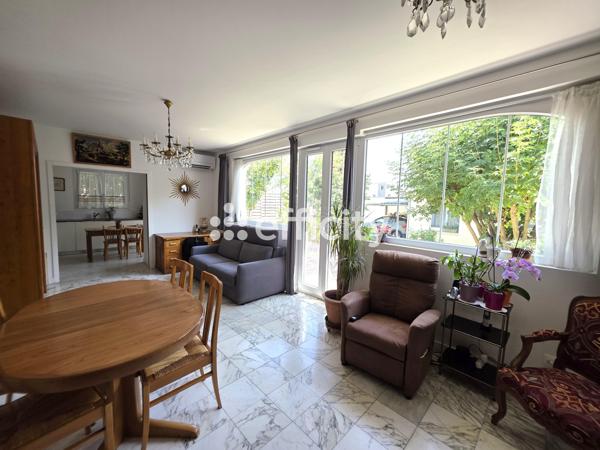 Maison
         6 pièces
        - 175 m² Exclusivité 825 000 € *