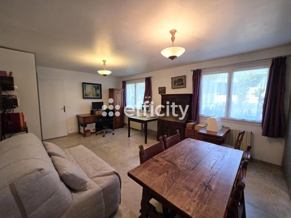 Maison
         6 pièces
        - 175 m² Exclusivité 825 000 € *