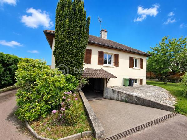 Maison sans travaux à vendre

Découvrez cette agréable maison avec sous-sol total,
comprenant une belle cuisine  semi ouverte sur un séjour lumineux, 2 chambres , une salle d'eau impeccable.
WC.

Le sous sol total offre une chambre supplémentaire ainsi que de nombreux espace de rangement .

Vous profiterez également d'un poêle à granulés pour un confort optimal et d'un jardin clos et arboré 

Une maison fonctionnelle et parfaitement entrenue ,prête à vous accueillir .

contactez moi pour une visite