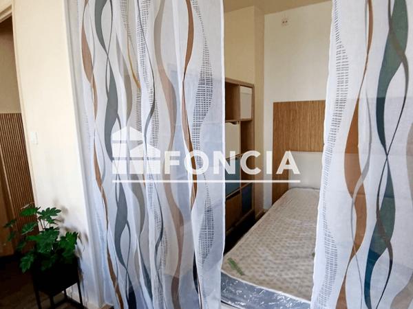 Location Studio meublé 31.1 m² - 55 RUE DU PUY LAS RODAS Limoges 87000