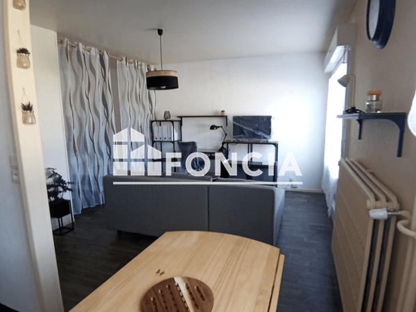 Location Studio meublé 31.1 m² - 55 RUE DU PUY LAS RODAS Limoges 87000
