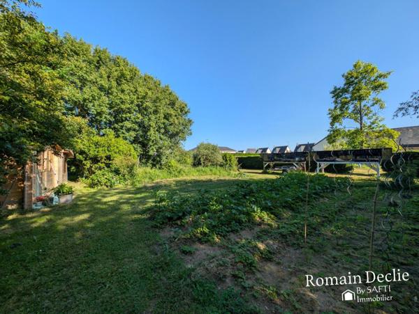 Pavillon de plain pied - 100m² - 3 chambres, grand terrain arboré et double garage