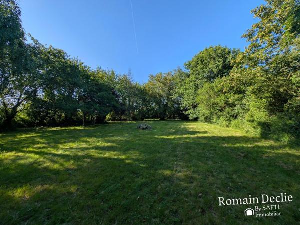 Pavillon de plain pied - 100m² - 3 chambres, grand terrain arboré et double garage