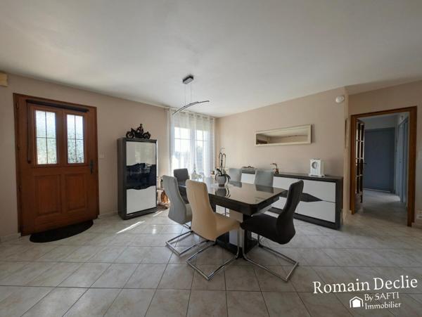 Pavillon de plain pied - 100m² - 3 chambres, grand terrain arboré et double garage