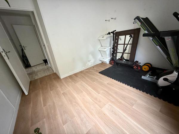 Appartement Poissy 4 pièce(s) 74 m2 280 000 € **  - Référence  9064