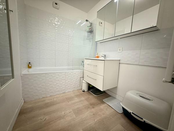 Appartement Poissy 4 pièce(s) 74 m2 280 000 € **  - Référence  9064