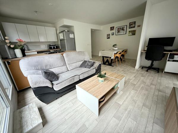 Appartement Poissy 4 pièce(s) 74 m2 280 000 € **  - Référence  9064