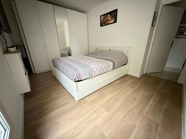 Appartement Poissy 4 pièce(s) 74 m2 280 000 € **  - Référence  9064
