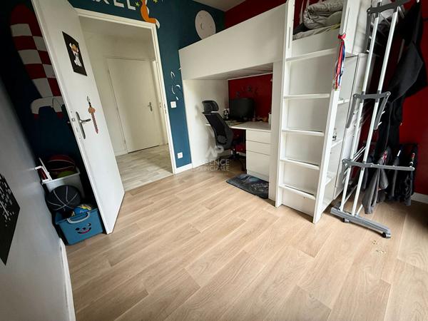 Appartement Poissy 4 pièce(s) 74 m2 280 000 € **  - Référence  9064