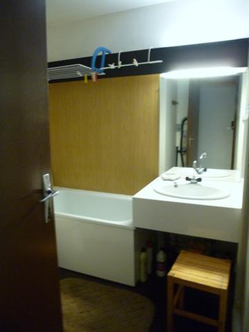 Dans les Hautes Pyrénées dans la station de ski de la MONGIE studio 29.54 m² en résidence avec balcon, cellier, Parking intérieur.