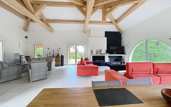 Maison à vendre    4 pièces • 192,80 m2 Mougins