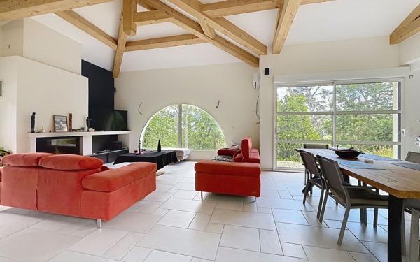 Maison à vendre    4 pièces • 192,80 m2 Mougins
