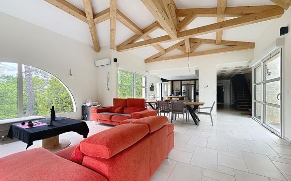 Maison à vendre    4 pièces • 192,80 m2 Mougins