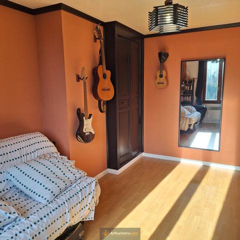 Coulommiers (77120) Maison 5 pièces 150 m2 env. , terrain 2833 m2, garage