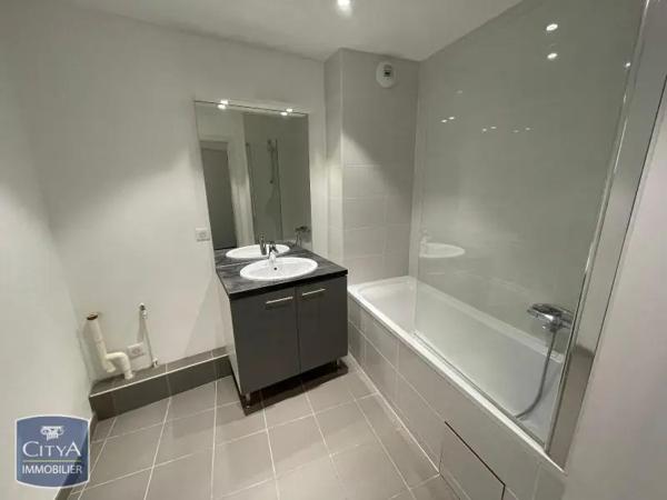 Appartement à louer 2 pièces 57.34m²