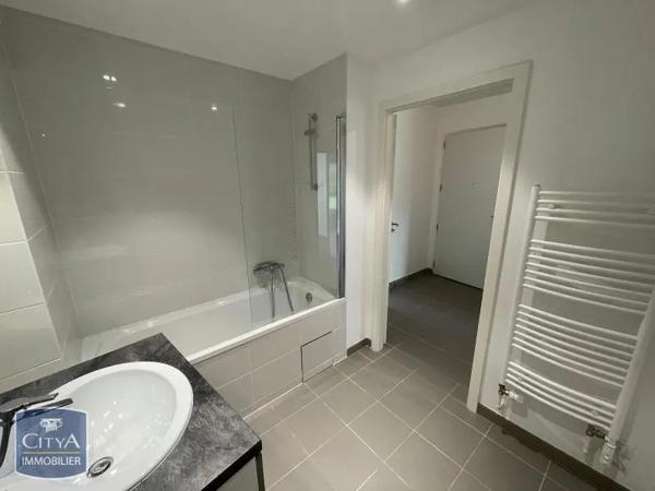 Appartement à louer 2 pièces 57.34m²