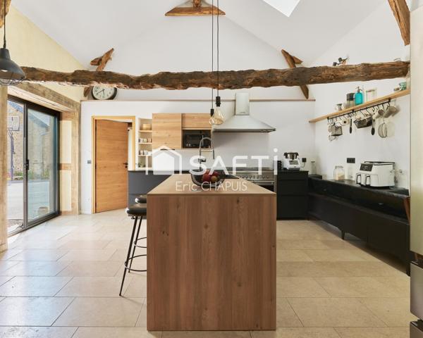 Ancien corps de ferme 265 m² hab entièrement repensé
