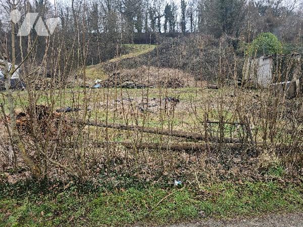 Terrain à bâtir d'une contenance de 745m²