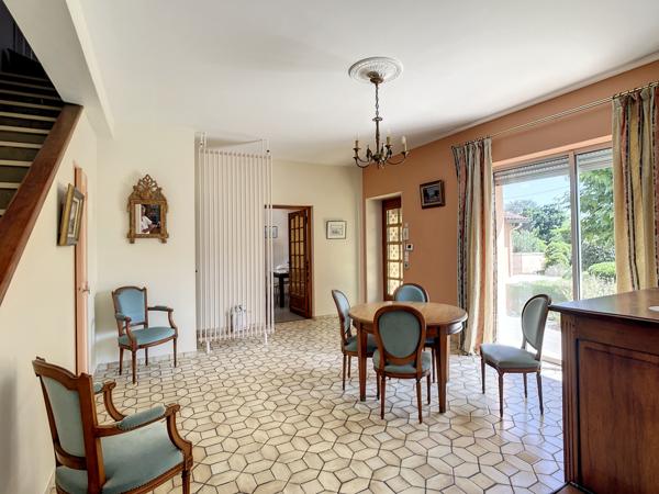 Reyrieux (01600) Ferme entretenue 3 chambres poss 4 Terrain 749 m² Garage Double