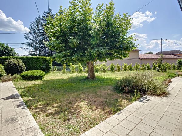 Reyrieux (01600) Ferme entretenue 3 chambres poss 4 Terrain 749 m² Garage Double