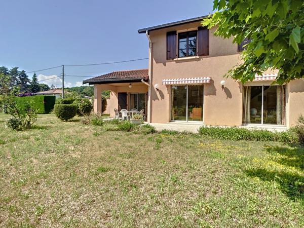 Reyrieux (01600) Ferme entretenue 3 chambres poss 4 Terrain 749 m² Garage Double