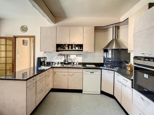 Reyrieux (01600) Ferme entretenue 3 chambres poss 4 Terrain 749 m² Garage Double