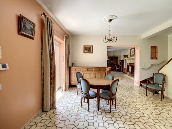 Reyrieux (01600) Ferme entretenue 3 chambres poss 4 Terrain 749 m² Garage Double