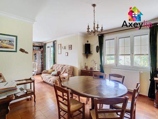 Riorges (42153) A VENDRE- RIORGES - MAISON 5 CHAMBRES SUR TERRAIN DE 700 M2