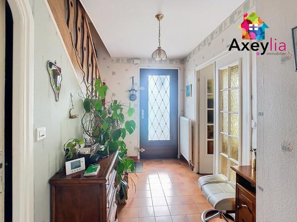 Riorges (42153) A VENDRE- RIORGES - MAISON 5 CHAMBRES SUR TERRAIN DE 700 M2