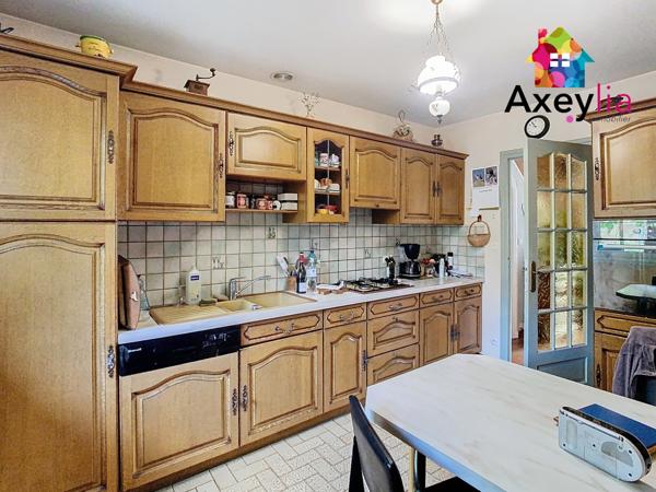 Riorges (42153) A VENDRE- RIORGES - MAISON 5 CHAMBRES SUR TERRAIN DE 700 M2