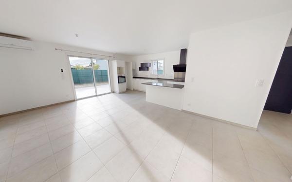 Maison à louer    4 pièces •  Angresse