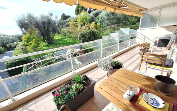 Appartement à vendre    2 pièces • 50 m2 Saint-Laurent-du-Var