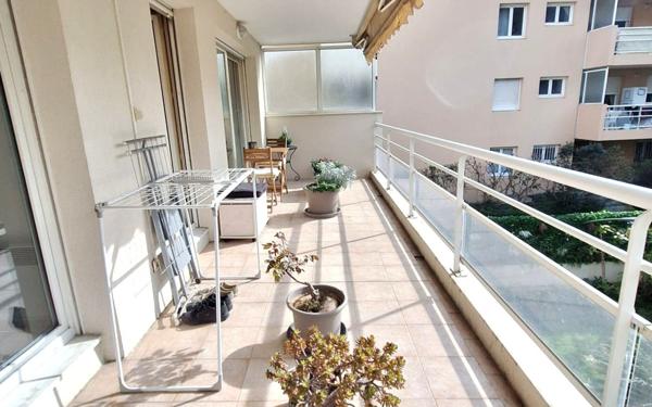 Appartement à vendre    2 pièces • 50 m2 Saint-Laurent-du-Var