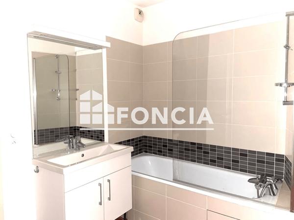 Location Appartement 4 pièces 105.99 m² - 11 PLACE DU PONTET Grasse 06130