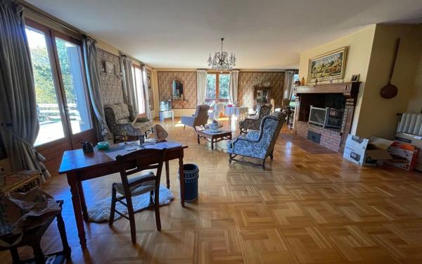 Maison à vendre    11 pièces •  Mende