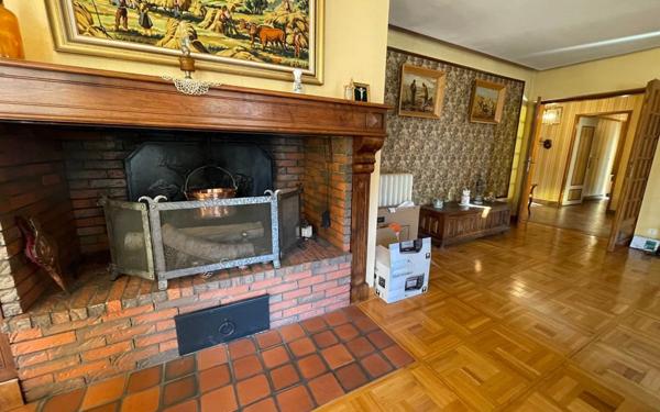 Maison à vendre    11 pièces •  Mende