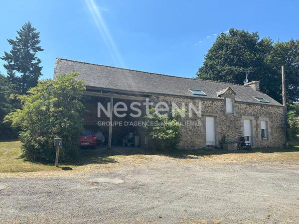 Ensemble de deux maisons à vendre avec hangar à NAIZIN entre Pontivy et Josselin- environ 5 000 M2 de terrain