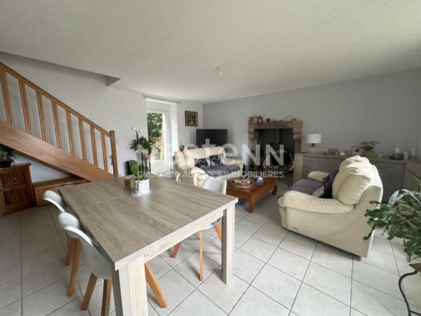 Ensemble de deux maisons à vendre avec hangar à NAIZIN entre Pontivy et Josselin- environ 5 000 M2 de terrain