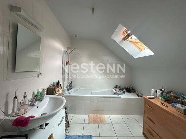 Ensemble de deux maisons à vendre avec hangar à NAIZIN entre Pontivy et Josselin- environ 5 000 M2 de terrain