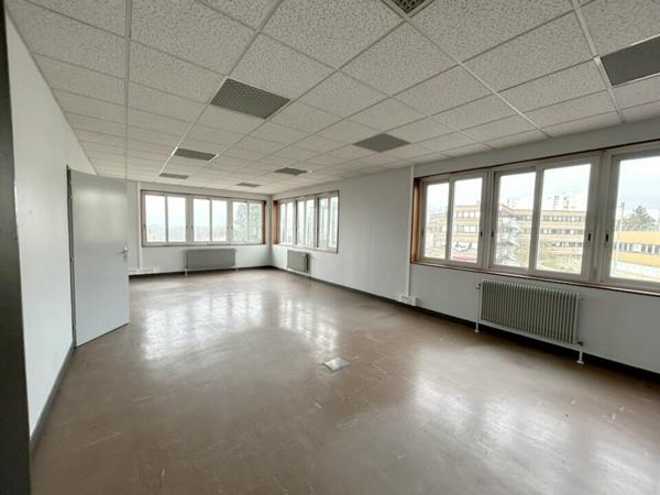 BUREAUX à LOUER de 300 m²