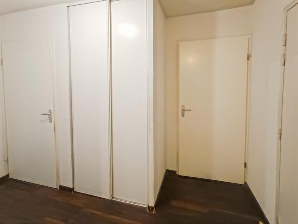 Appartement
         3 pièces
        - 64 m² 130 000 € *