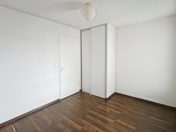 Appartement
         3 pièces
        - 64 m² 130 000 € *