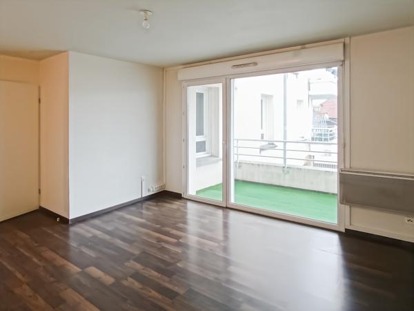Appartement
         3 pièces
        - 64 m² 130 000 € *