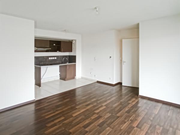 Appartement
         3 pièces
        - 64 m² 130 000 € *