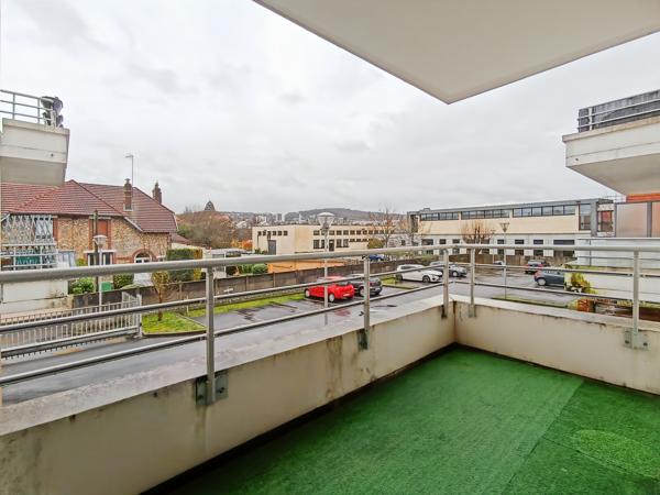 Appartement
         3 pièces
        - 64 m² 130 000 € *
