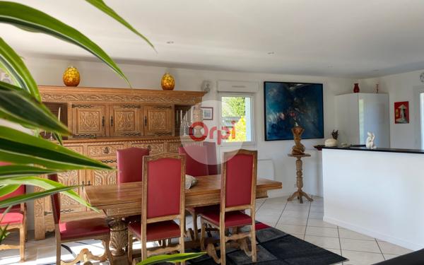 Maison à vendre    6 pièces •  Theix