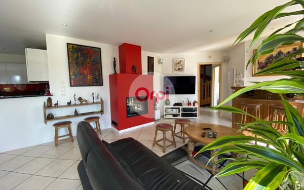 Maison à vendre    6 pièces •  Theix