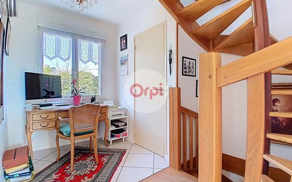 Maison à vendre    6 pièces •  Theix