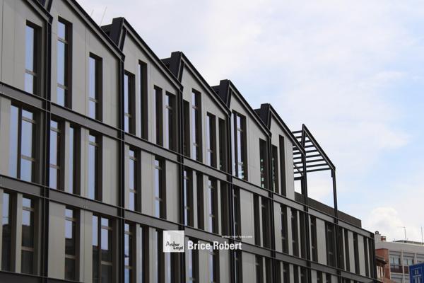 Bureaux à louer avec terrasses à Lyon 9ème dans immeuble moderne