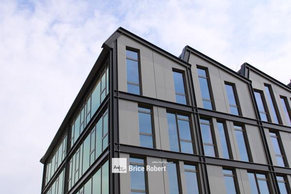 Bureaux à louer avec terrasses à Lyon 9ème dans immeuble moderne